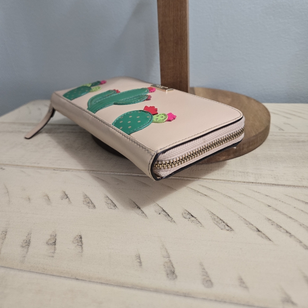 Kate Spade Horizons Cactus Neda Zip Wallet  RARE - Picture 8 of 14